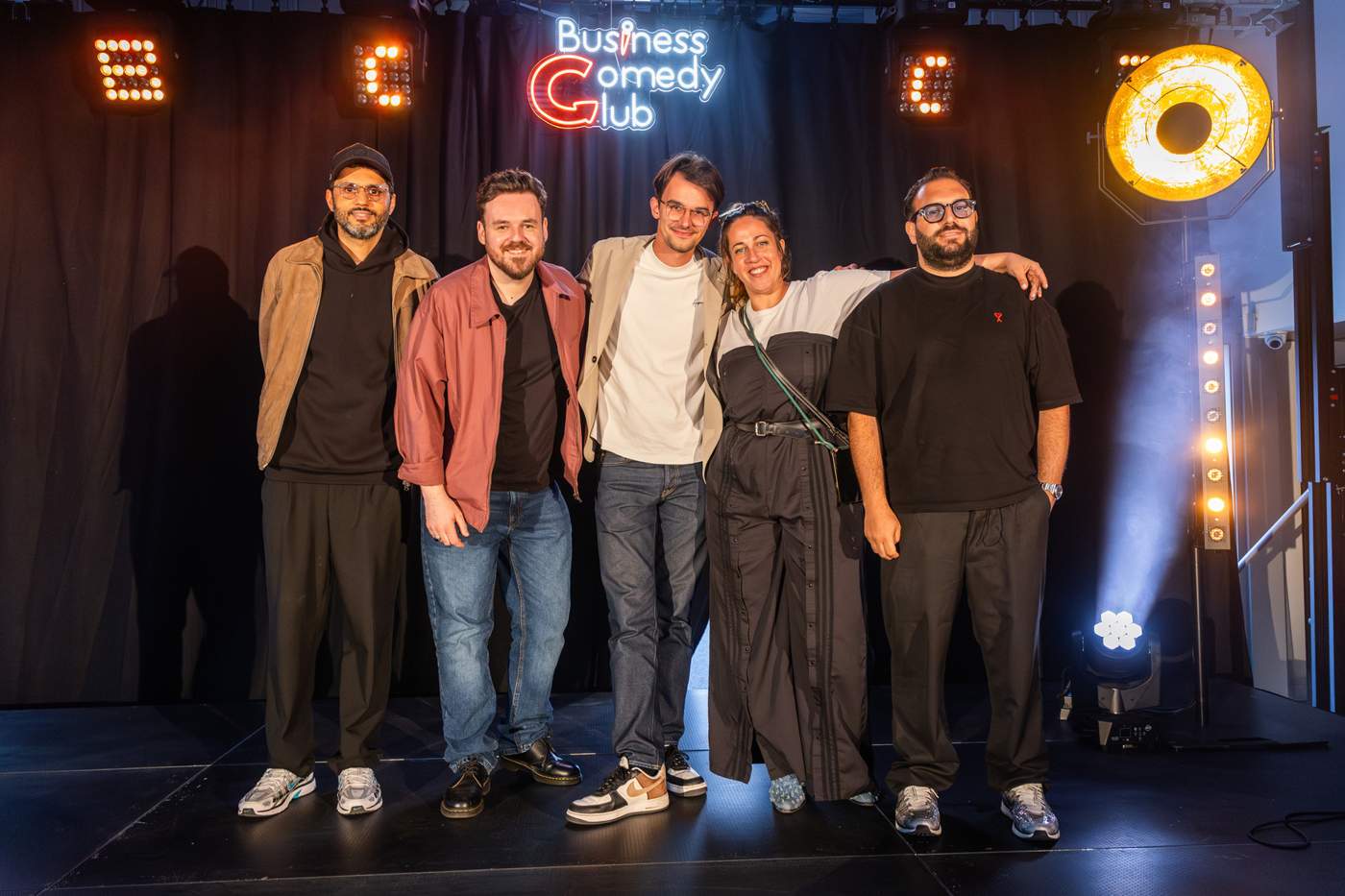 Tony Saint Laurent, David Azria, Alexandra Roth et Kino sur la scène du Business Comedy Club à Caen